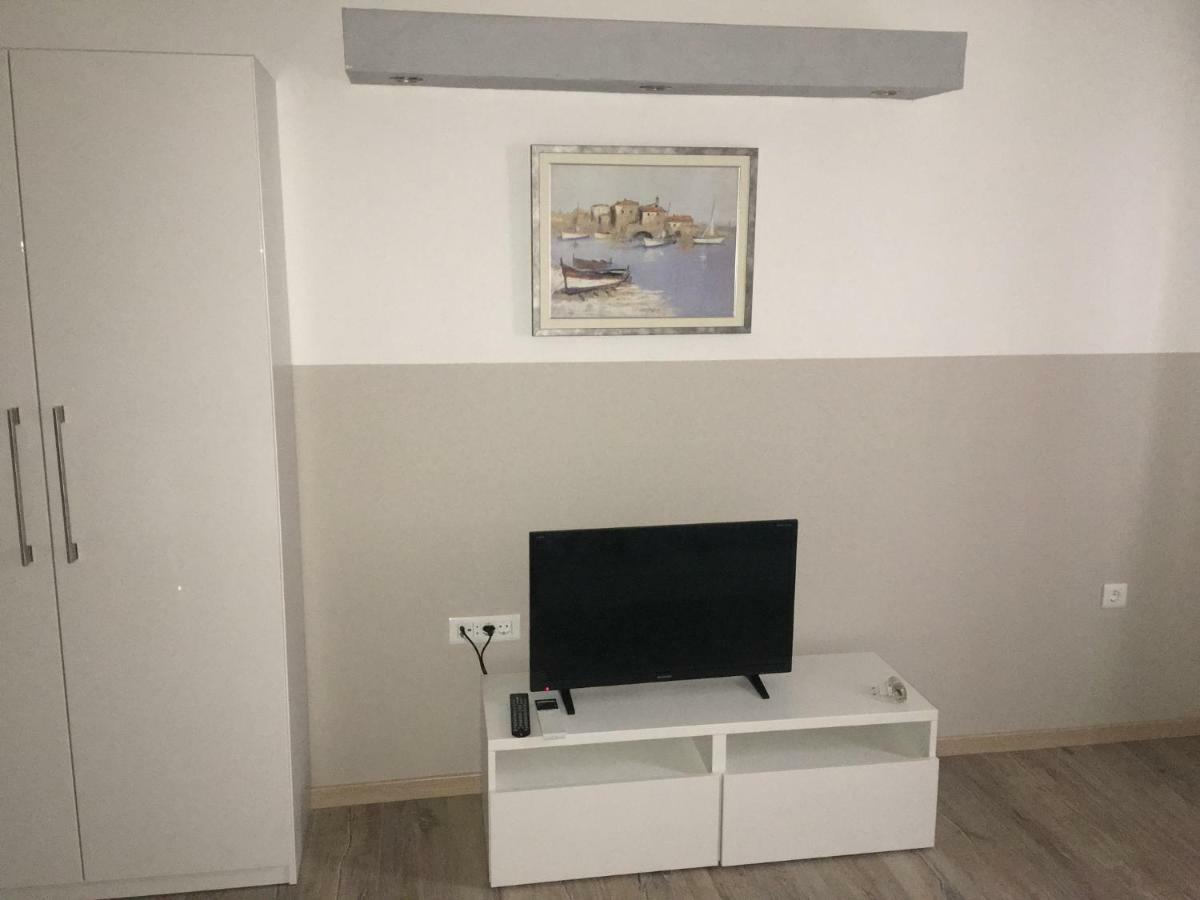 Studio Apartman Dado Apartment Bale Exterior photo